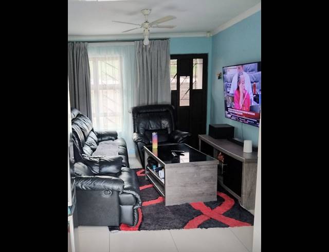 4 BEDROOM FREESTANDING FOR SALE IN WYEBANK